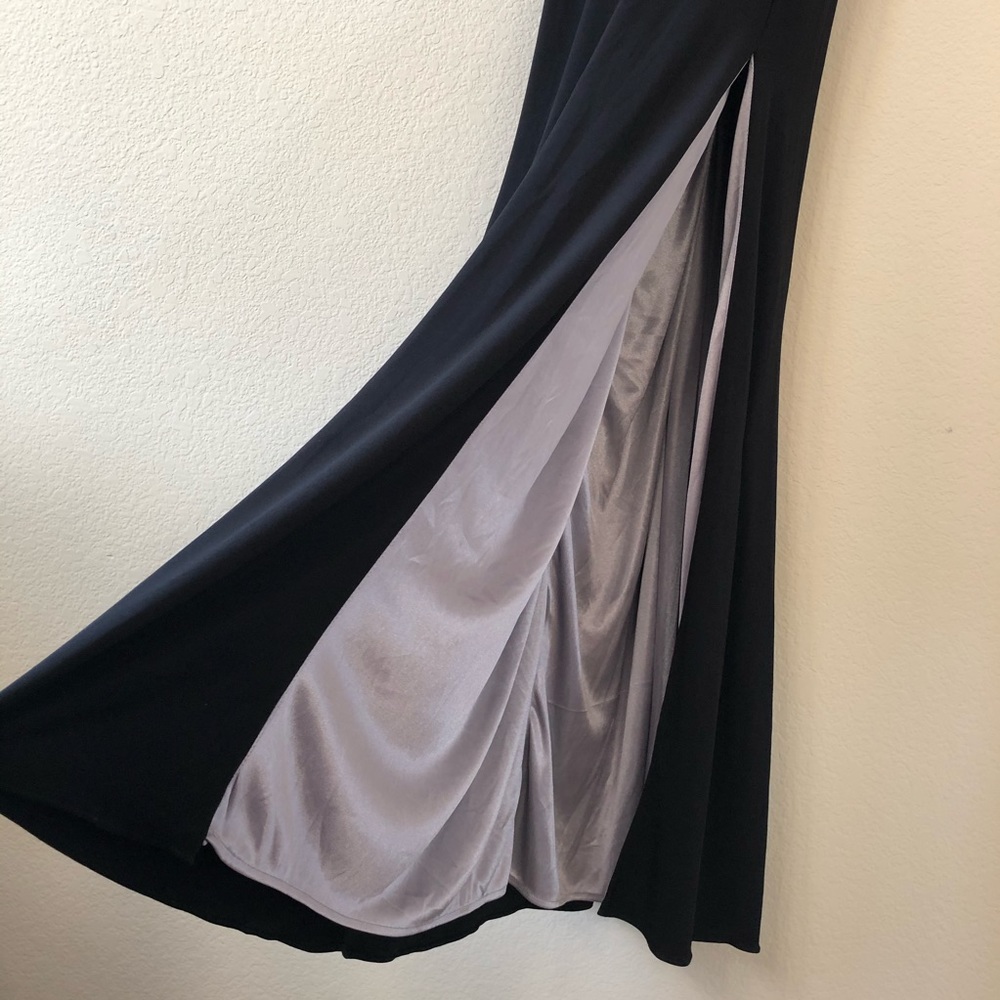 NWT! Xscape Embellished Illusion Gown Dress 2P - Picture 5 of 7